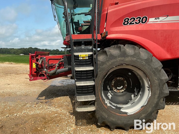 2014-case-ih-8230-image-13