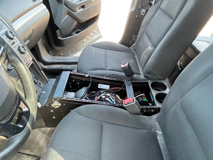 2016-ford-explorer-image-72