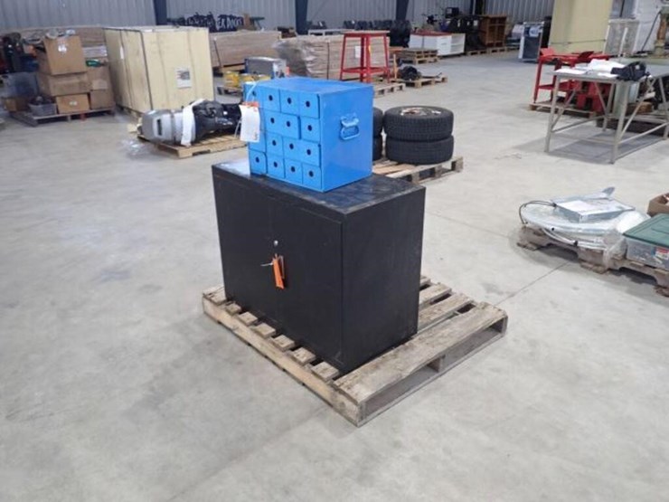metal-16-drawer-and-two-door-storage-tool-image-5