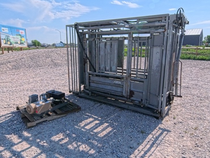 #1089-•-pearson-hydraulic-squeeze-chute-image-17