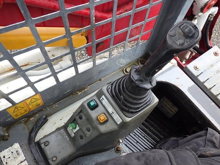 2016-takeuchi-tl8-image-26