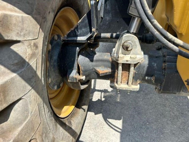 2015-caterpillar-th417c-gc-4wd-telehandler-yc5a125-image-34