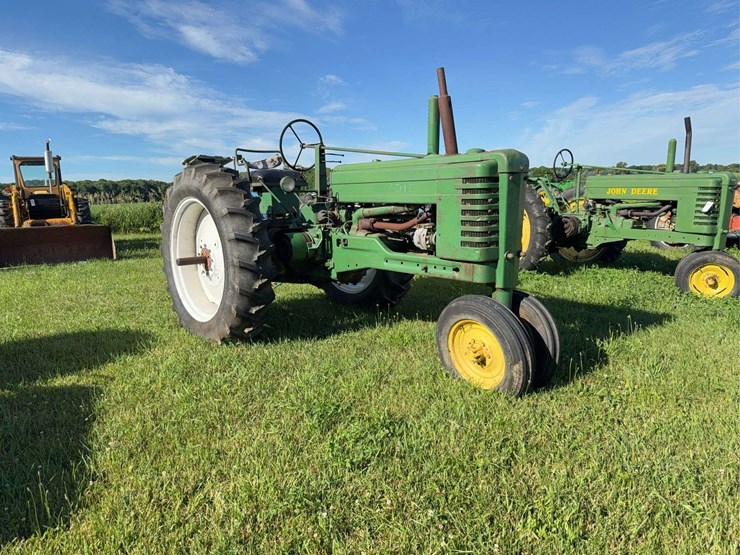 john-deere-model-b-image-2