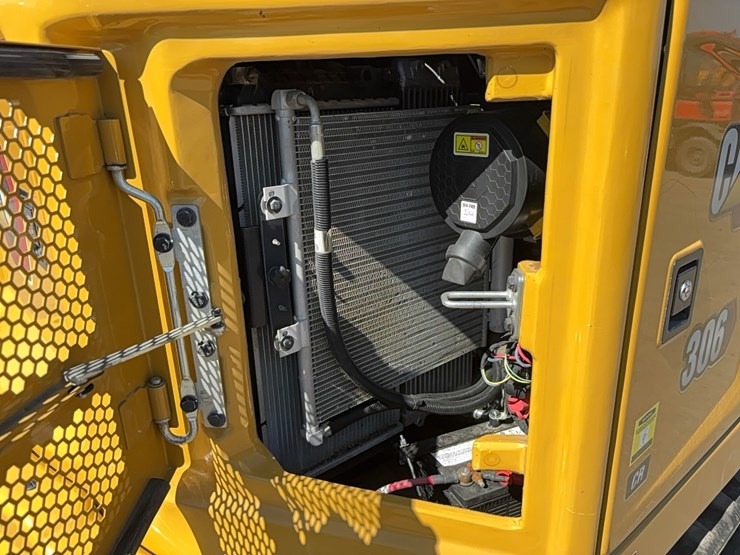 2020-caterpillar-306-cr-image-10
