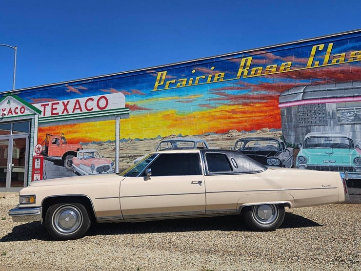 1976-cadillac-coupe-deville-image-9