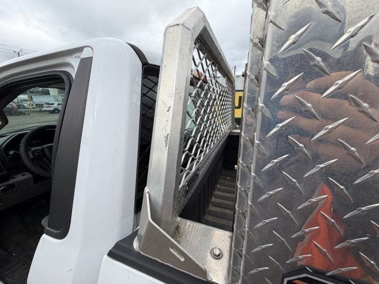 2017-ford-f150-xl-image-21