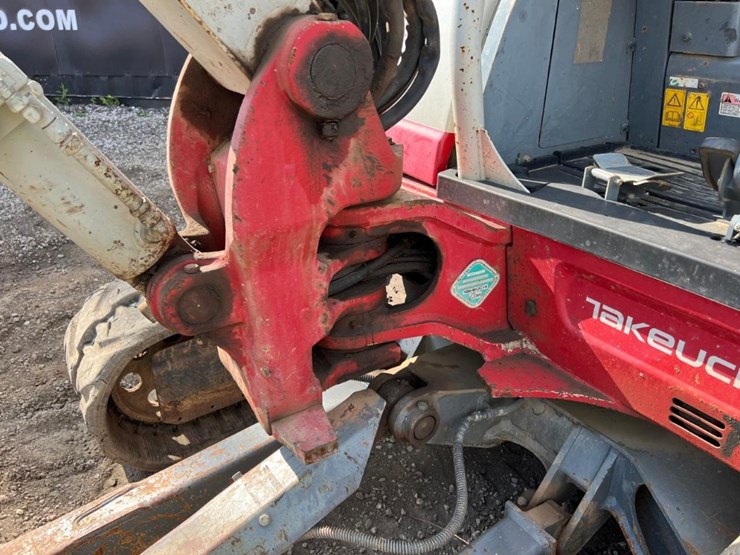 2016-takeuchi-tb260-image-13