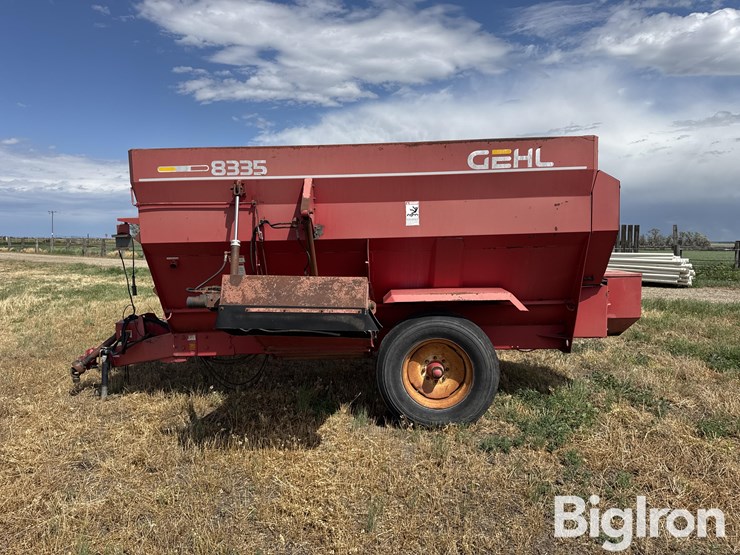 gehl-mf8335-total-mix-feeder-wagon-image-8