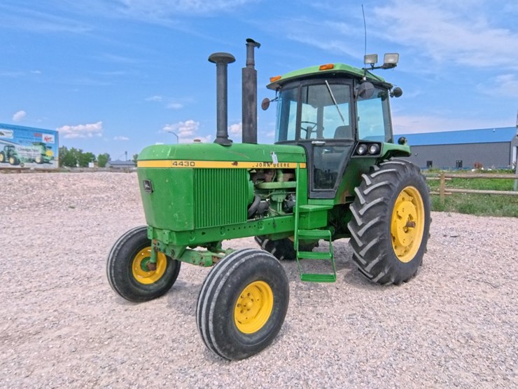john-deere-4430-image-10