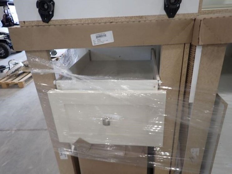 unused-qty-of-kitchen-cabinets-image-14