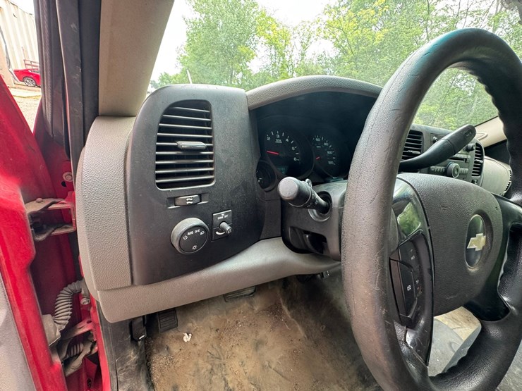 #1868-•-2009-chevy-silverado-pickup-truck-image-37