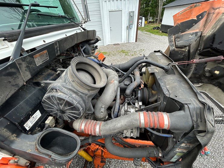 2005-kenworth-t300-image-29