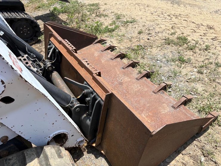 2014-bobcat-t750-image-5