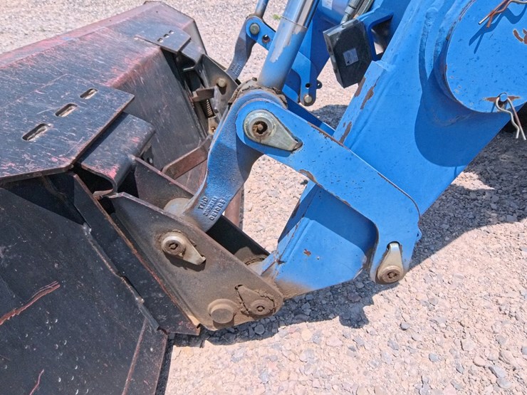 2004-new-holland-tl100a-image-13