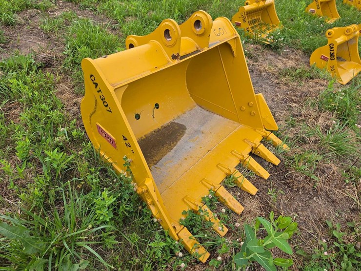 caterpillar-307-image-2