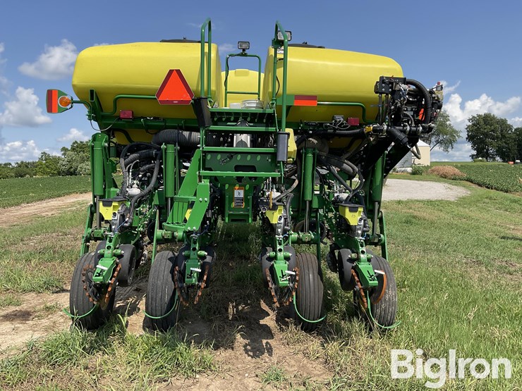 2017-john-deere-1775nt-image-6