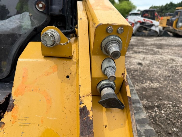 2022-caterpillar-289d3-image-11