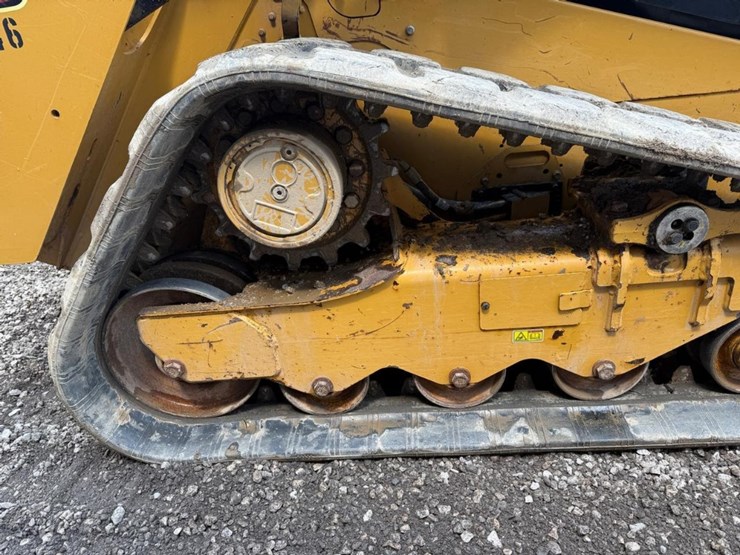 2021-caterpillar-259d3-image-13