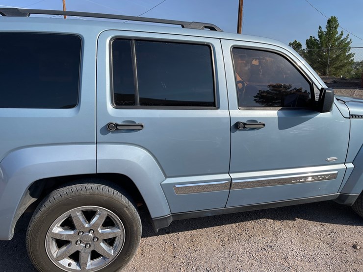 2012-jeep-liberty-image-27