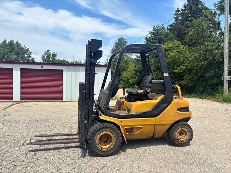 #2246-•-baker-forklift-image-1