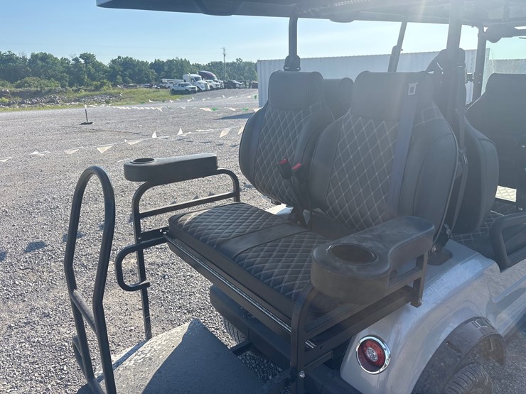 #42-•-2023-epic-e60l-6-passenger-electric-golf-cart-image-13
