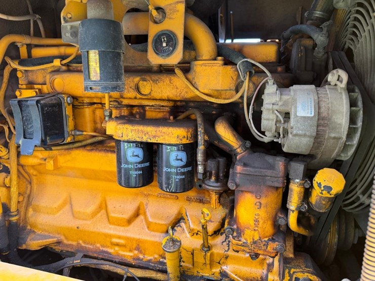 deere-672b-image-19