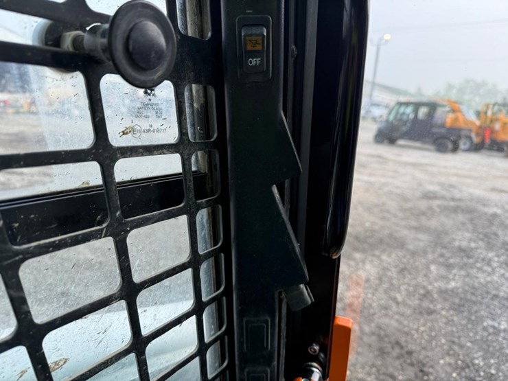 2019-bobcat-t740-image-25
