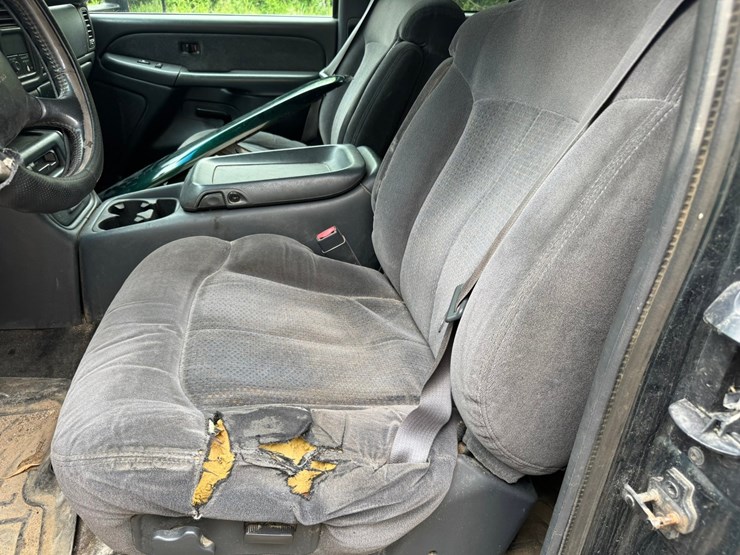 2002-chevrolet-2500hd-image-32