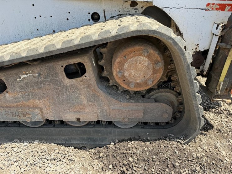 bobcat-t300-image-18