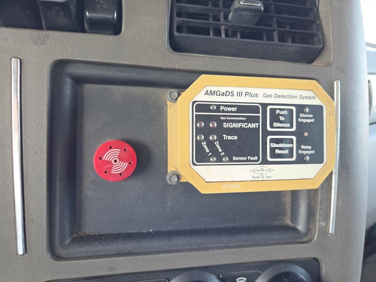 2015-kenworth-t680-image-14