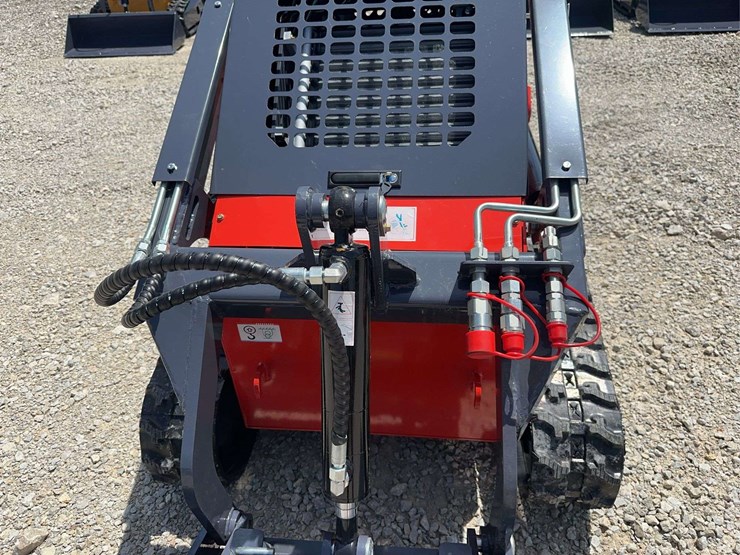 2026-zjg-zj-380-tracked-mini-skid-steer-loader-image-10
