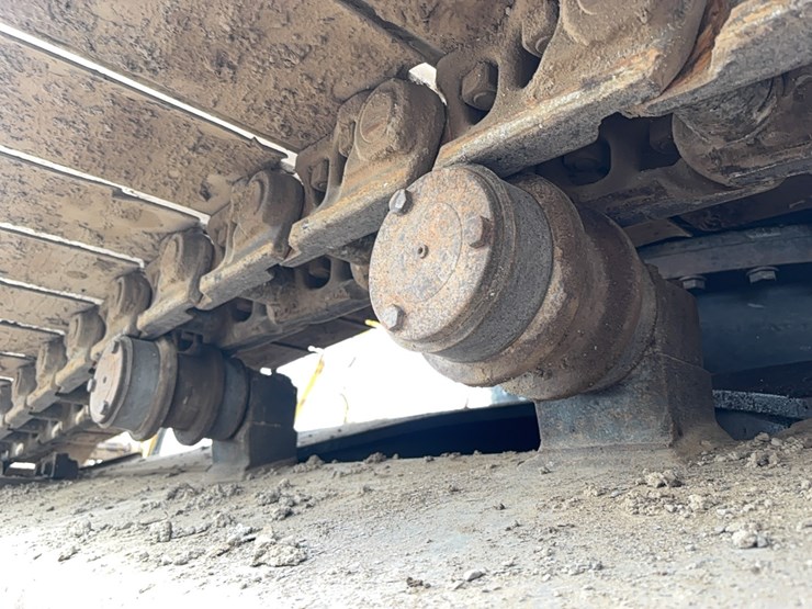 komatsu-pc270-lc-7-image-22