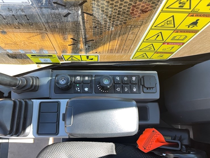 2020-caterpillar-306-cr-image-25