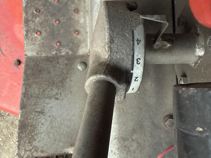 massey-ferguson-10-image-11
