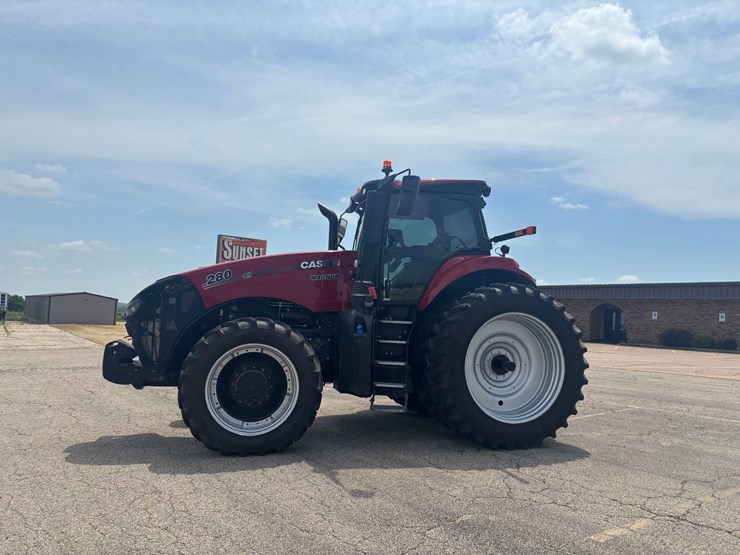 #2244-•-2021-case-magnum-280-tractor-image-1