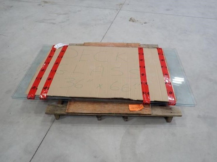 qty-of-(2)-36-in.-x-66-in.-glass-panels-image-2