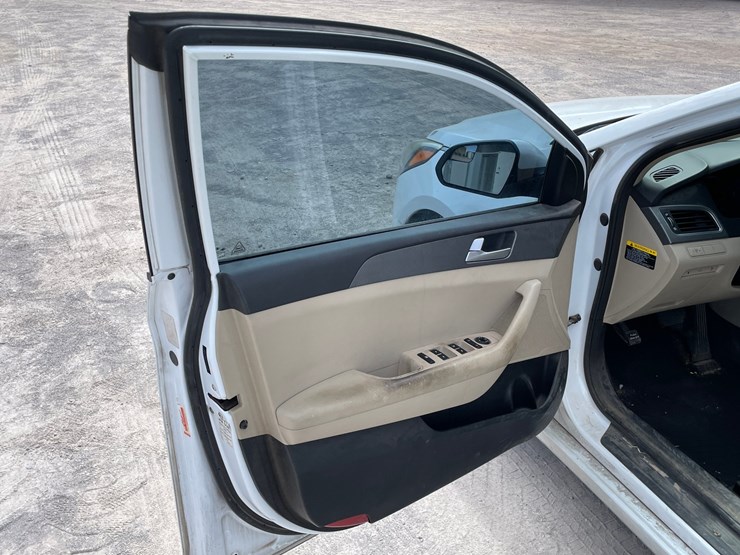 #160-•-2015-hyundai-sonata-(clean-tx-title)-image-35