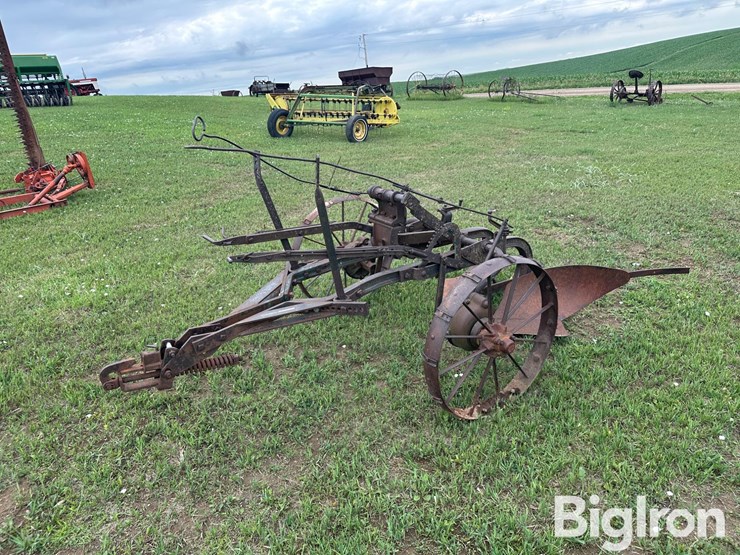john-deere-2-image-1