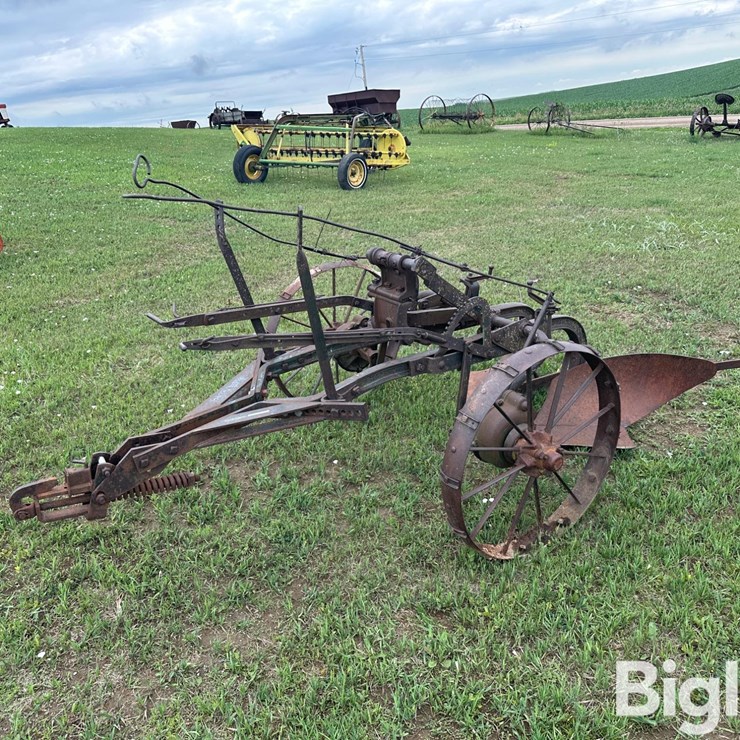 JOHN DEERE 2