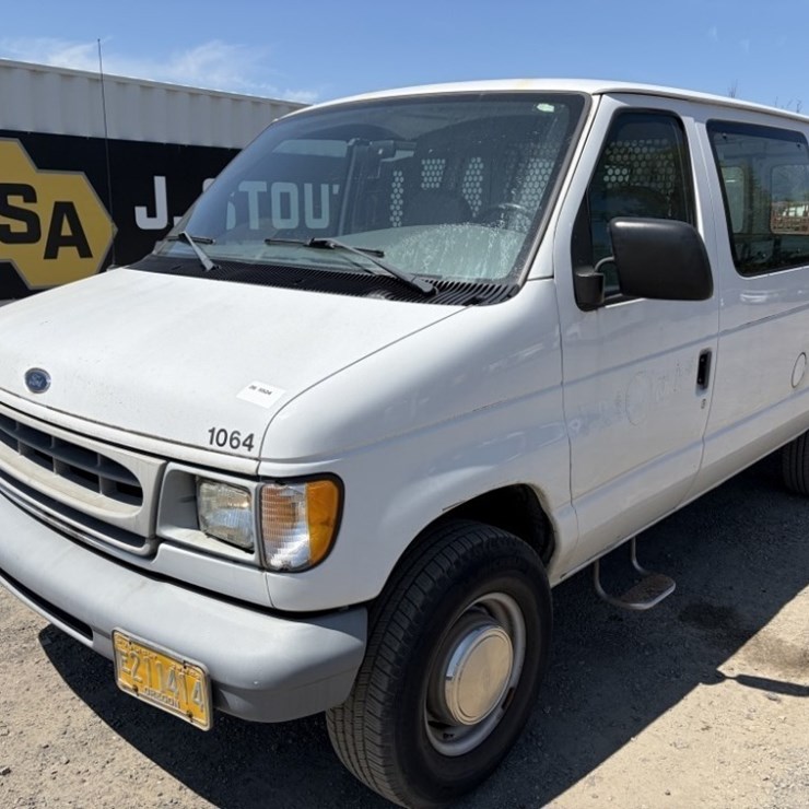 1999 FORD E250