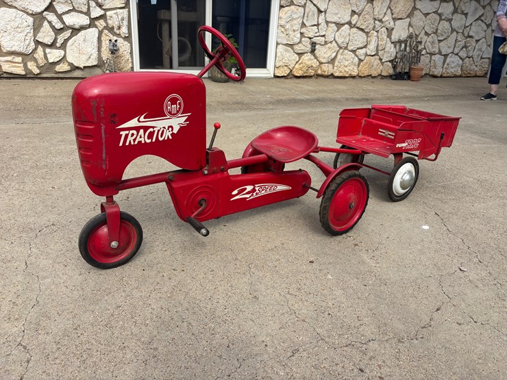 amf-2-speed-pedal-tractor-image-1