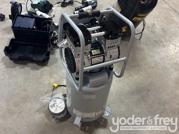 unused-california-air-tools,-air-compressor-image-3