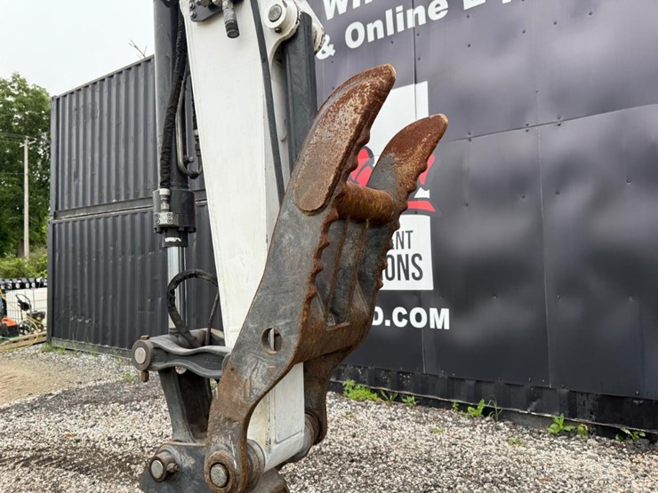 2022-bobcat-e88-image-9