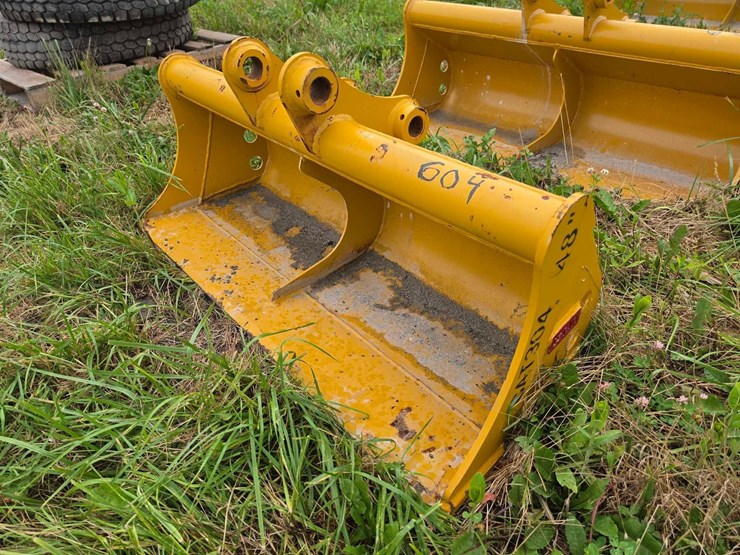 caterpillar-304-image-1