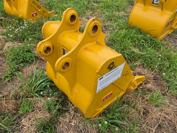 caterpillar-305-image-3