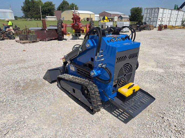 2026-zjg-zj-380-tracked-mini-skid-steer-loader-image-4