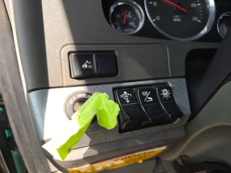 2015-kenworth-t680-image-90