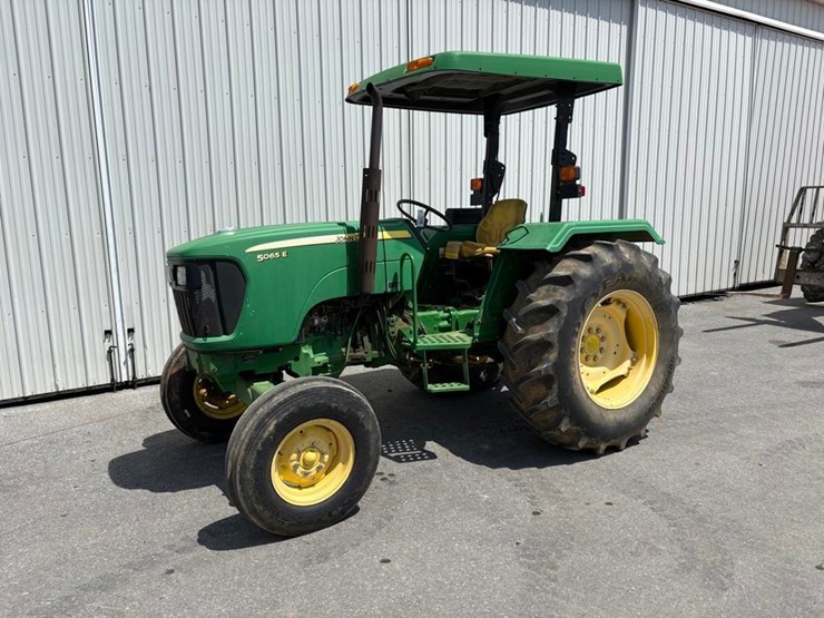 john-deere-5065e-image-2
