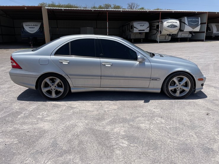 #162-•-2005-mercedes-c230-kompressor-(clean-nm-title)-image-4