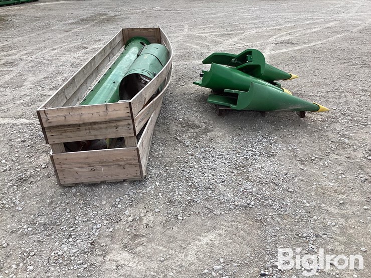 john-deere-12-image-6